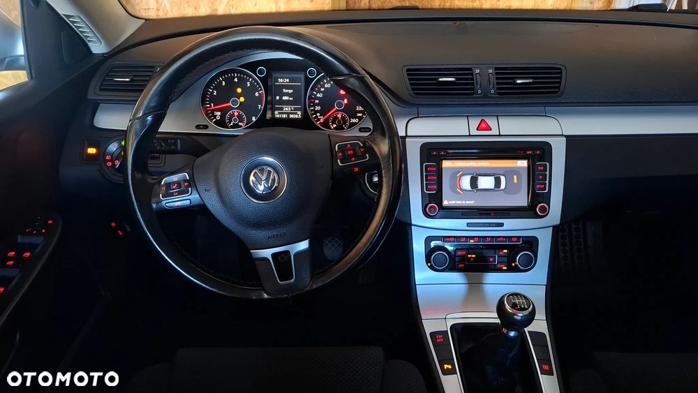 Volkswagen Passat 1.8 TSI Comfortline - 31