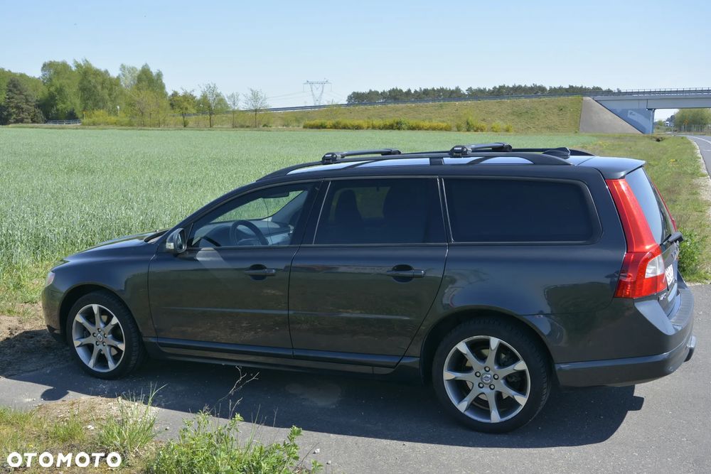 Volvo V70 2.4D Momentum - 4