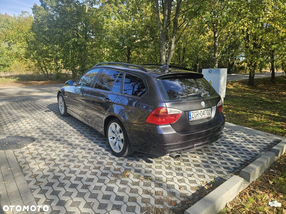 BMW 3 Series 2005 photo 3