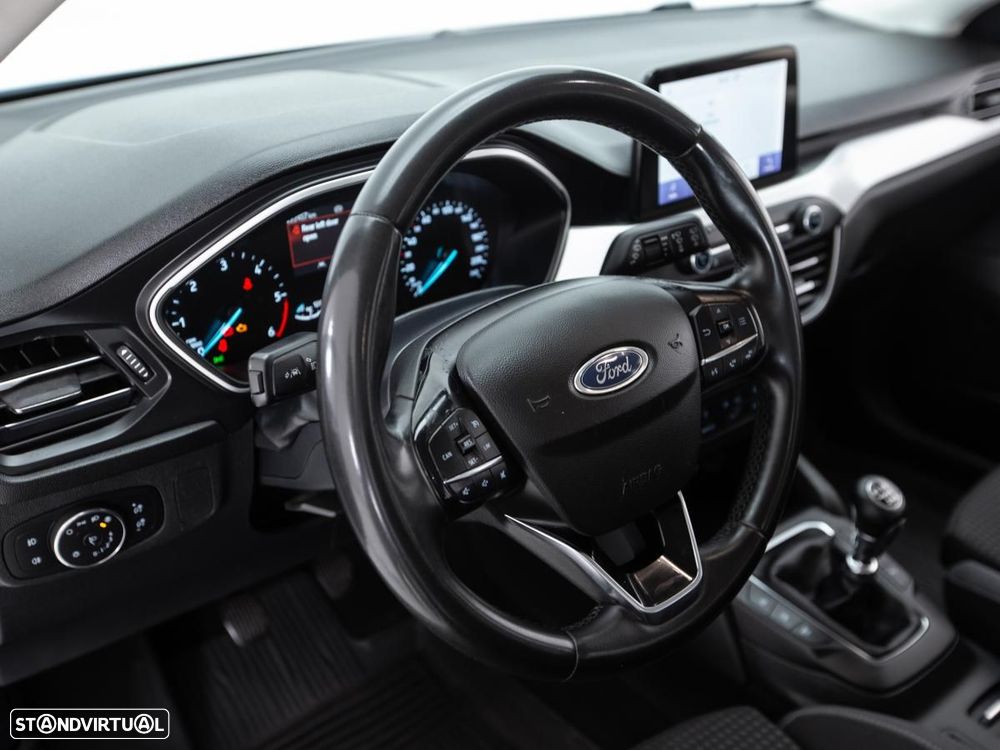 Ford Focus SW - 13