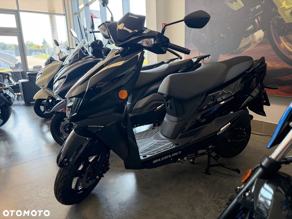 Suzuki Avenis - 4