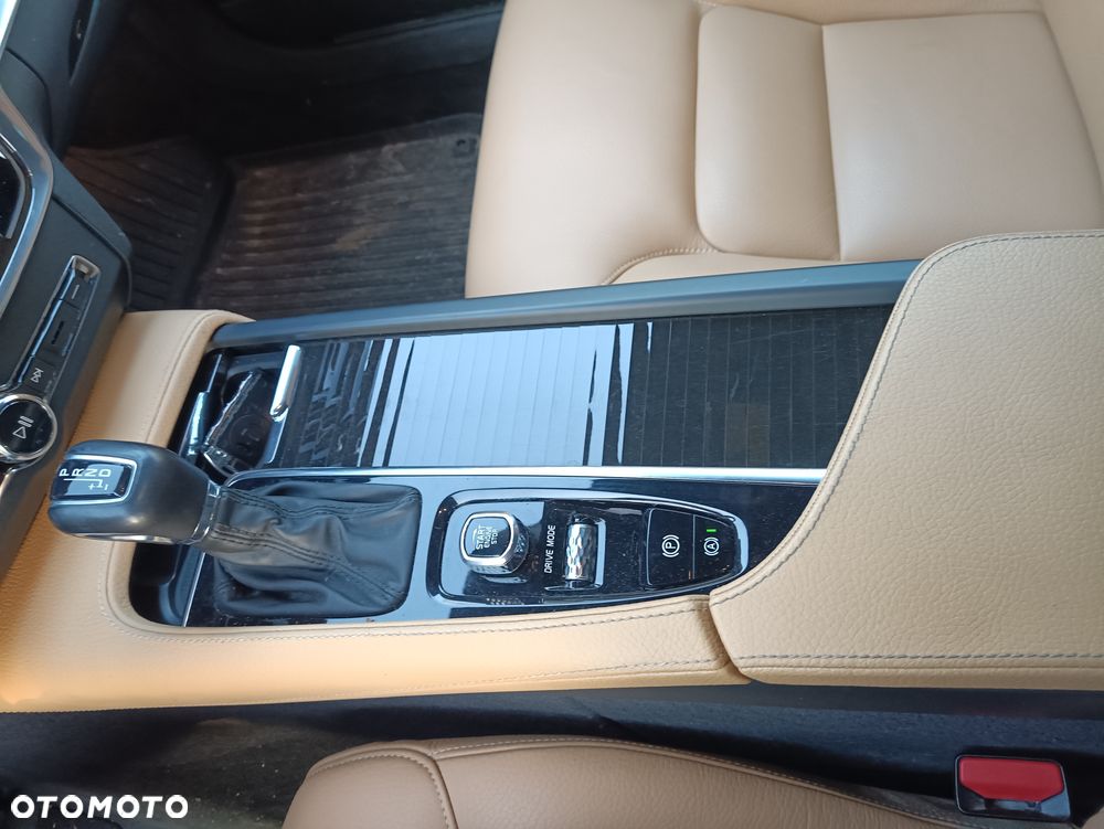 Volvo S90 T5 Momentum - 40