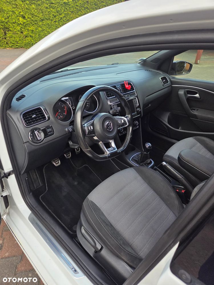 Volkswagen Polo - 11