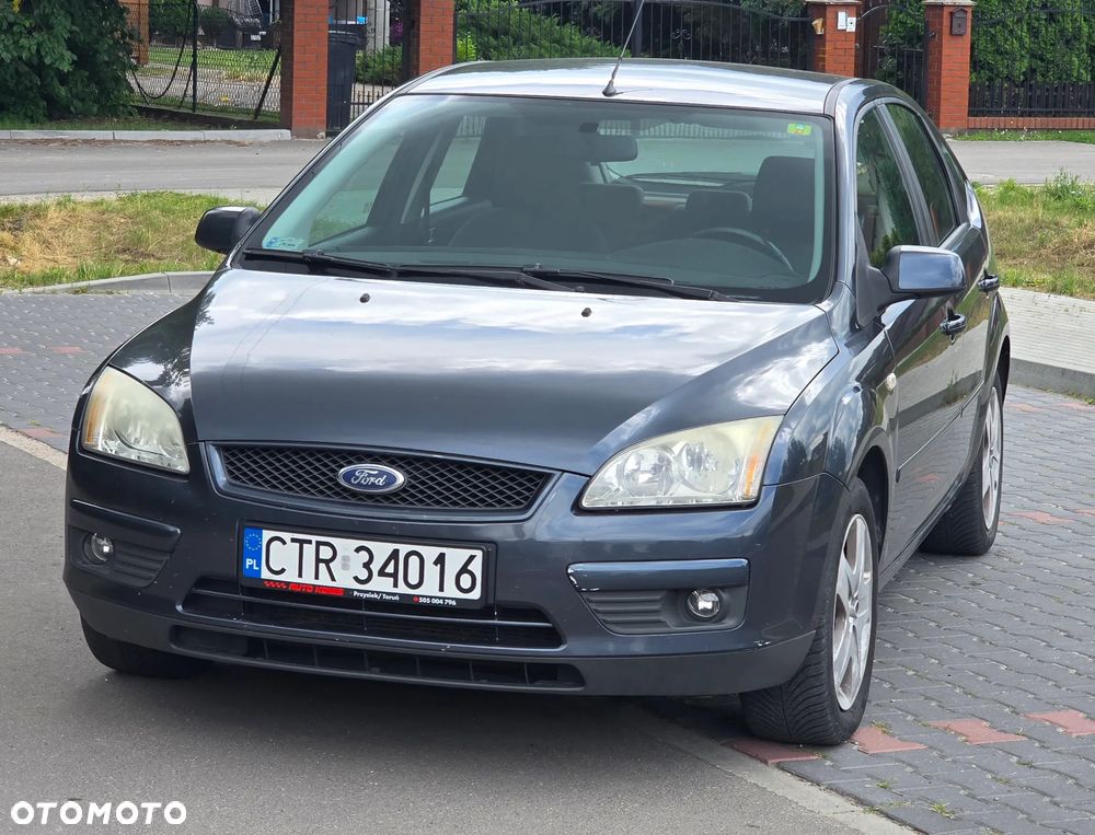 Ford Focus 1.6 16V Ambiente - 1