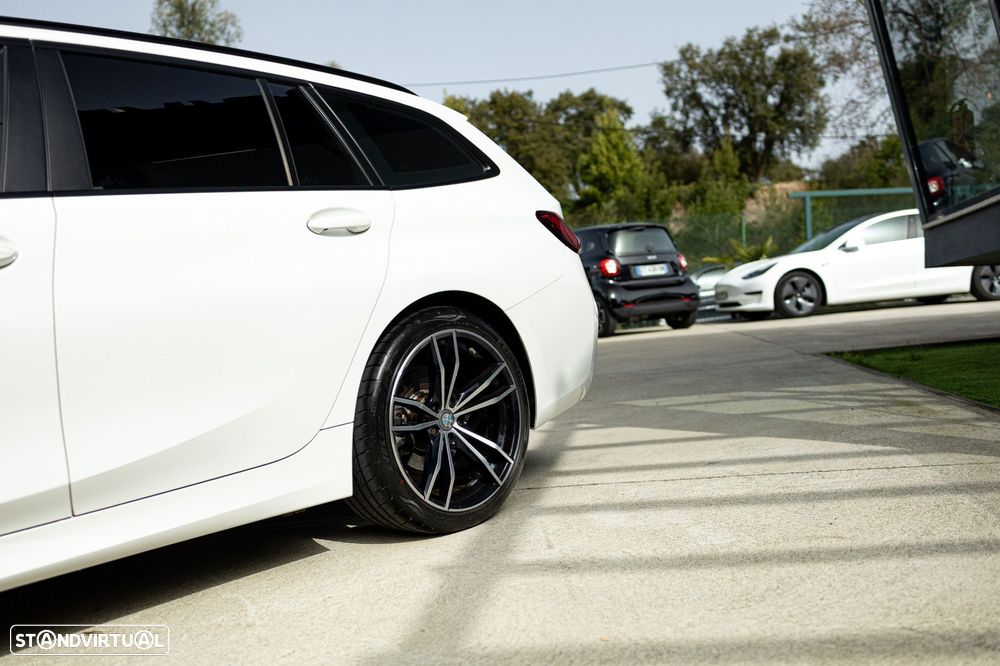 BMW 320 d Aut. Sport Line - 14