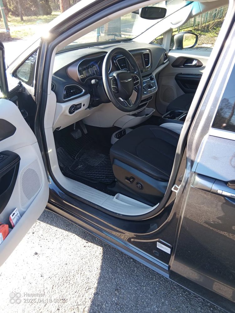 Chrysler Pacifica - 14