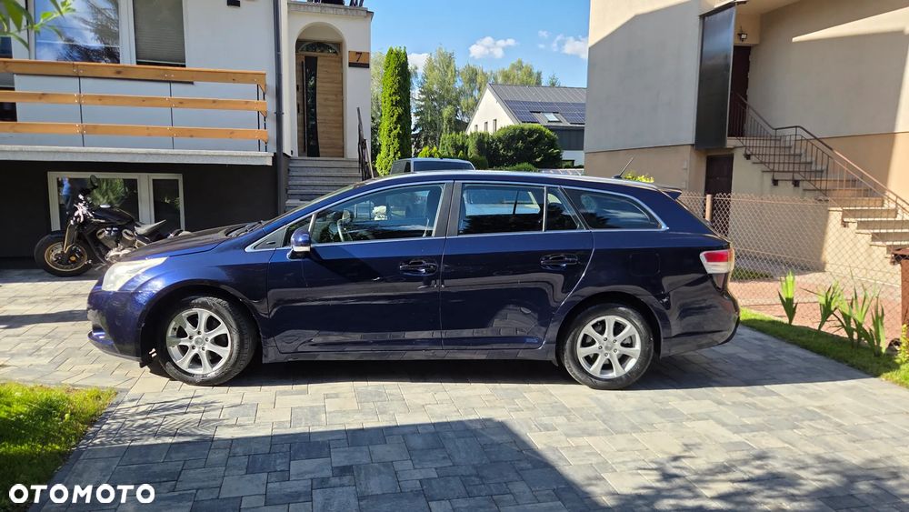 Toyota Avensis - 5