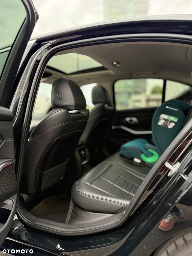BMW Seria 3 320d Luxury Line - 17