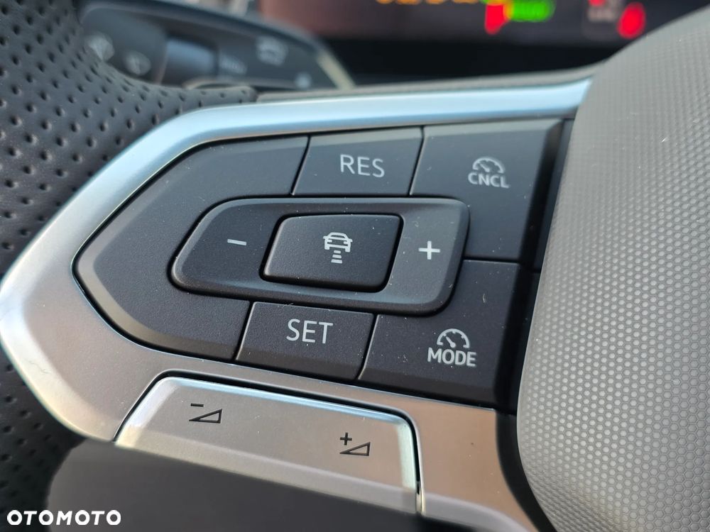 Volkswagen T-Roc 1.5 eTSI R-Line DSG - 30
