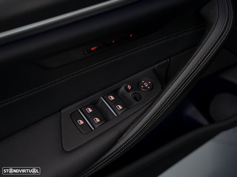 BMW 520 e Pack M - 20