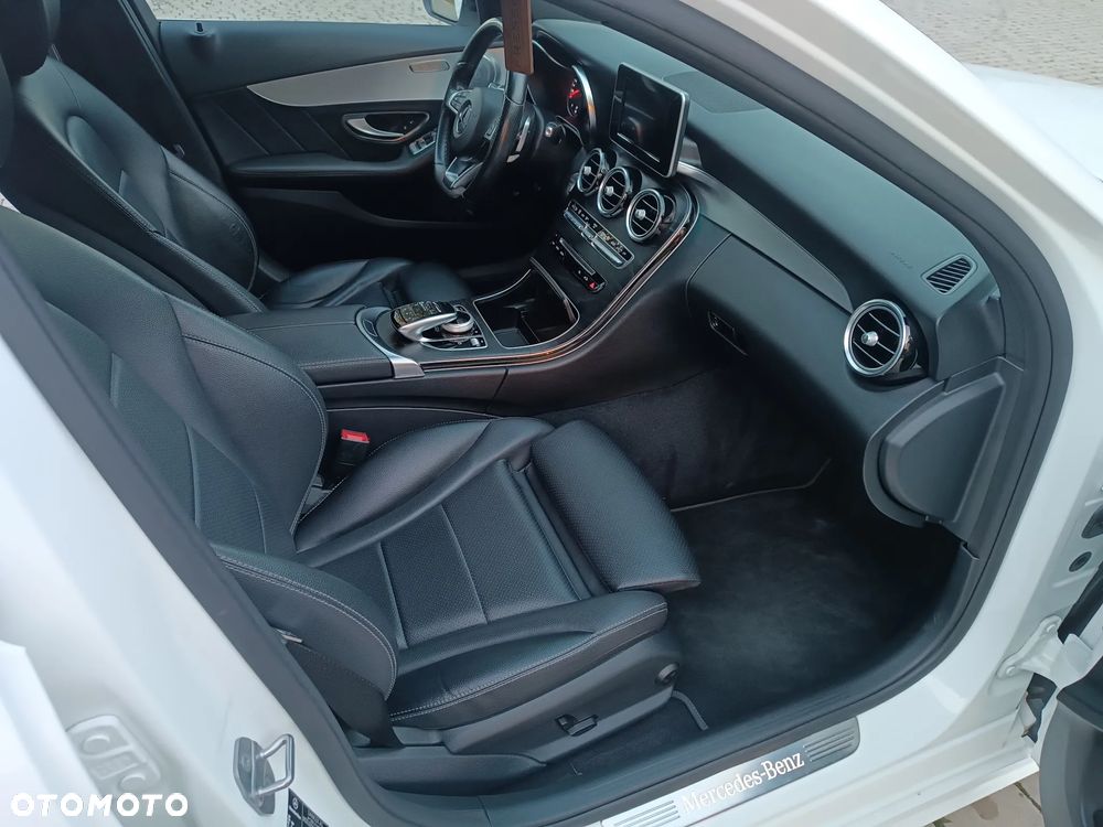 Mercedes-Benz Klasa C 250 T 7G-TRONIC AMG Line - 13
