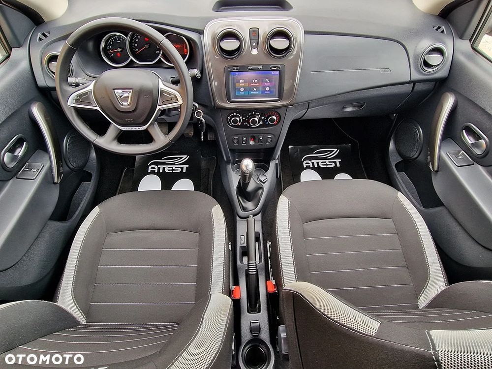 Dacia Sandero Stepway Blue dCi 95 Essential - 9