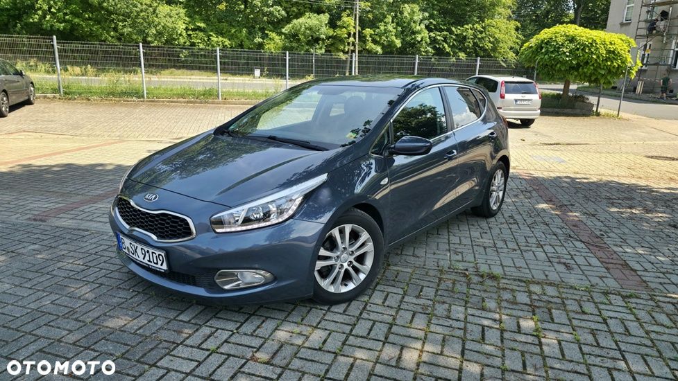 Kia Ceed 1.4 CVVT Dream Team Edition - 1