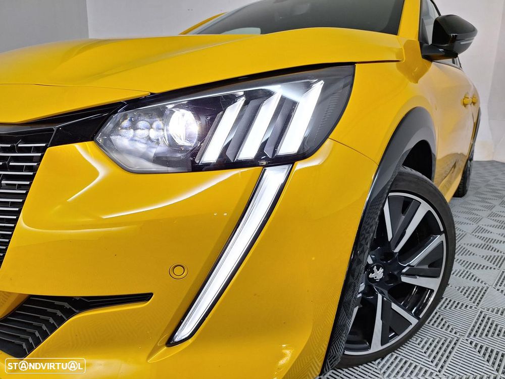 Peugeot 208 1.2 PureTech GT Line EAT8 - 18