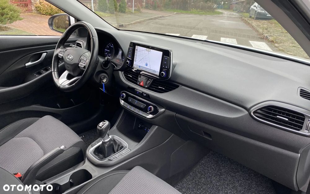 Hyundai i30 1.4 Passion - 17