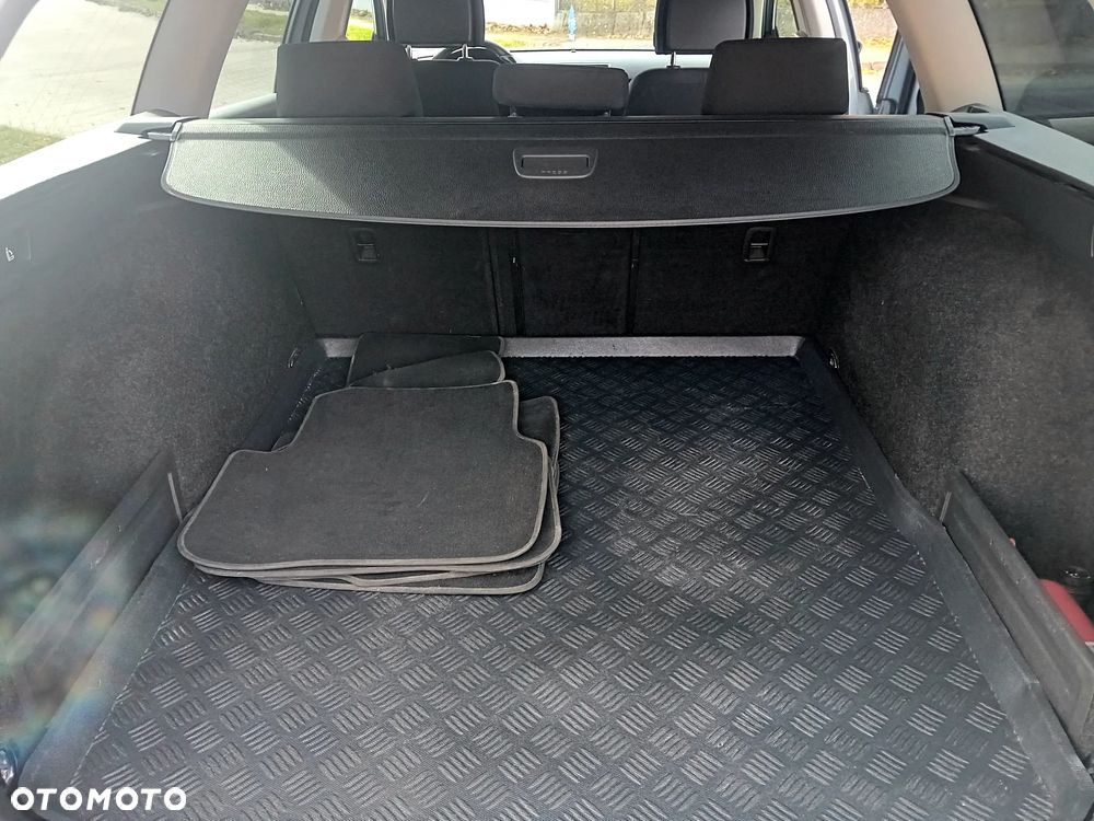 Volkswagen Passat 1.6 TDI Trendline - 19