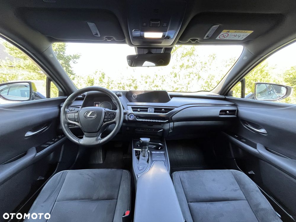 Lexus UX - 19