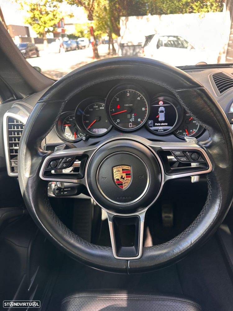 Porsche Cayenne Platinum Edition - 19
