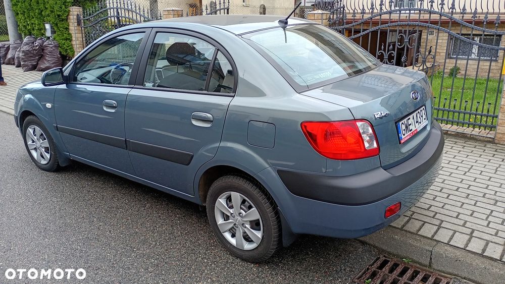 Kia Rio 1.4 Family - 4