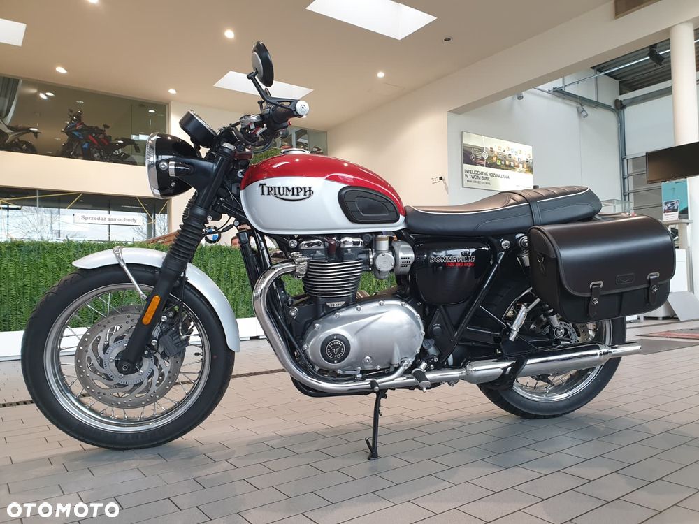 Triumph Bonneville - 8