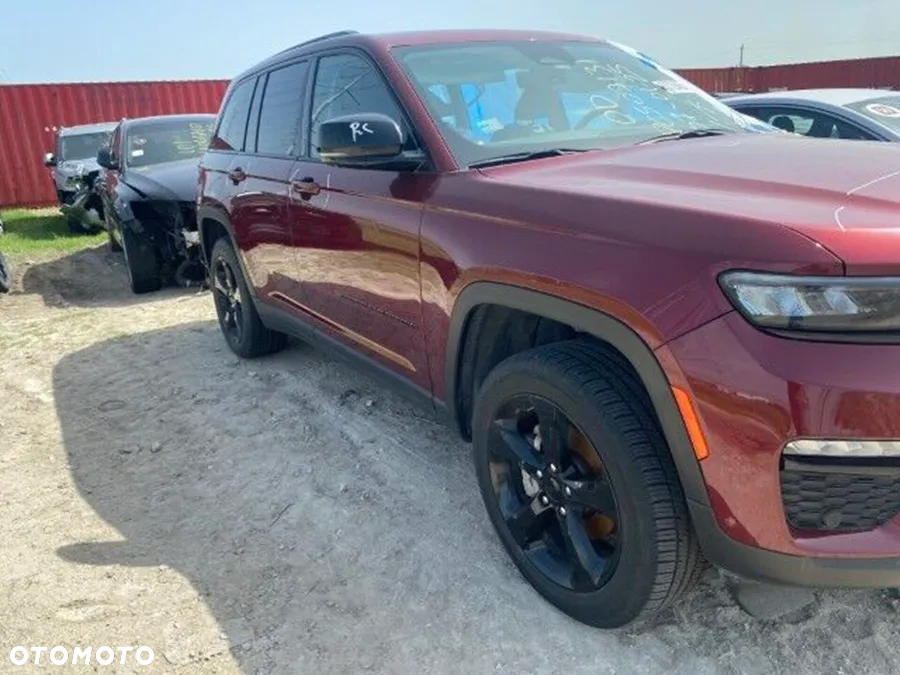 Jeep Grand Cherokee - 11