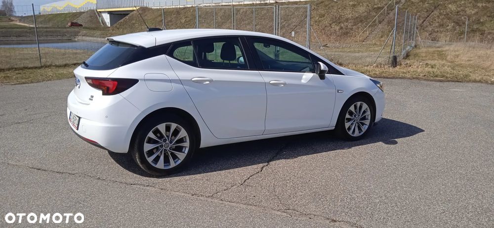 Opel Astra 1.6 D (CDTI) Start/Stop Dynamic - 11