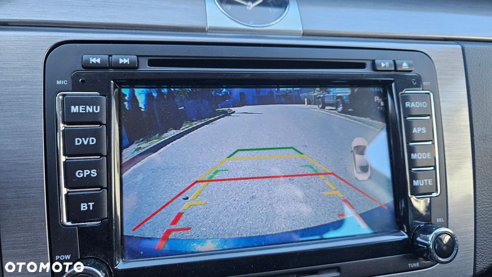 Volkswagen Passat 2.0 TDI DSG BlueMotion Technology Highline - 16