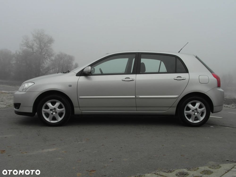 Toyota Corolla 1.6 VVT-i Automatik Executive - 12