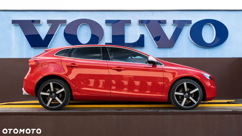 Volvo V40 D2 Drive-E R-Design Momentum - 6