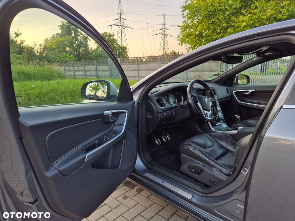 Volvo V60 D4 Drive-E R-Design Momentum - 14