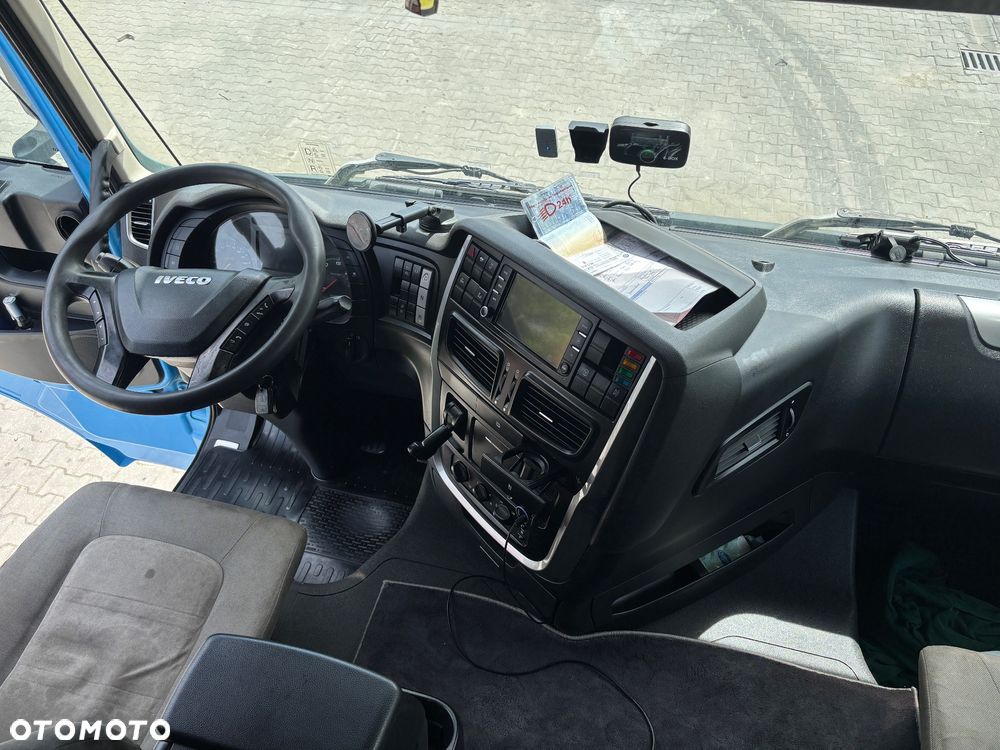 Iveco Stralis HI-WAY - 12