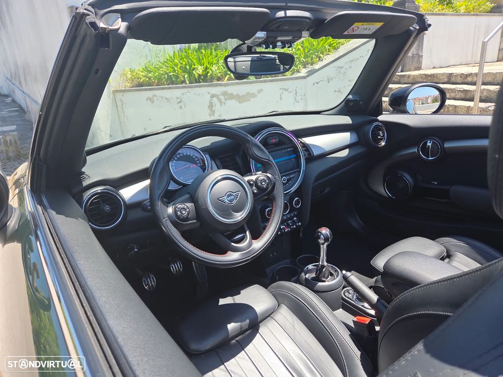 MINI Cabrio John Cooper Works - 16