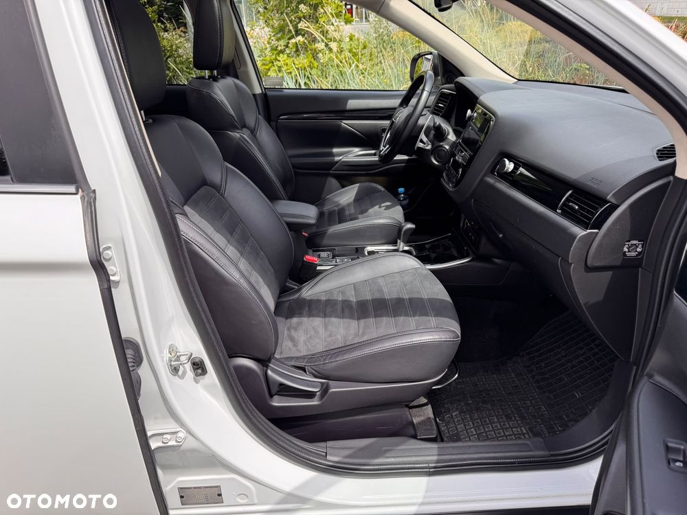 Mitsubishi Outlander 2.0 Intense 2WD CVT - 16