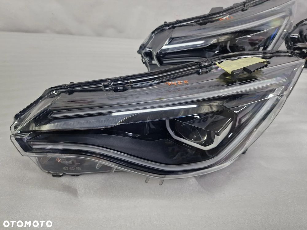 RENAULT ZOE LIFT LEWA / PRAWA LAMPA PRZEDNIA PRZÓD FULL LED PAKIET OŚMIU LAMP , NR 260100279R / 260102384R / 260609388R / 260602157R , NR AUKCJI LA742 - 21