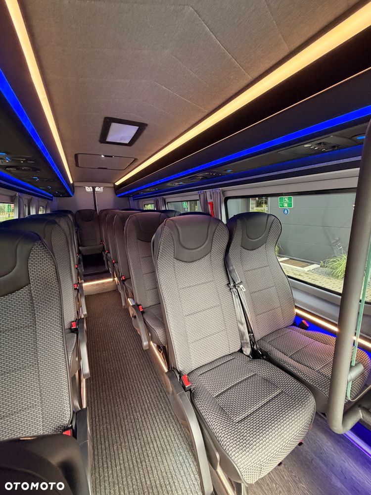 Mercedes-Benz Sprinter 519 - 17