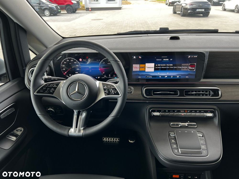 Mercedes-Benz Klasa V - 15