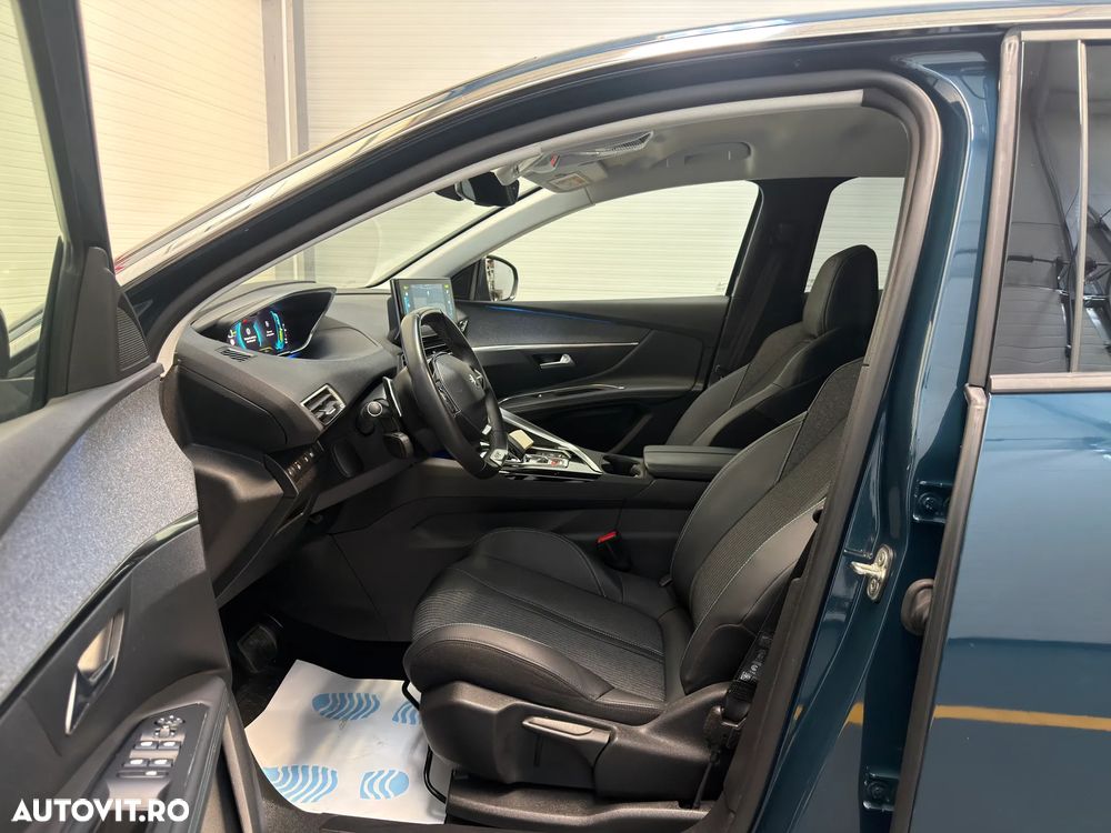 Peugeot 3008 Plug-In Hybrid 225 e-EAT8 GT - 10