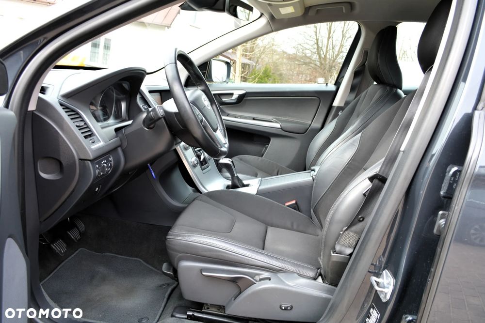 Volvo XC 60 D3 Momentum - 14