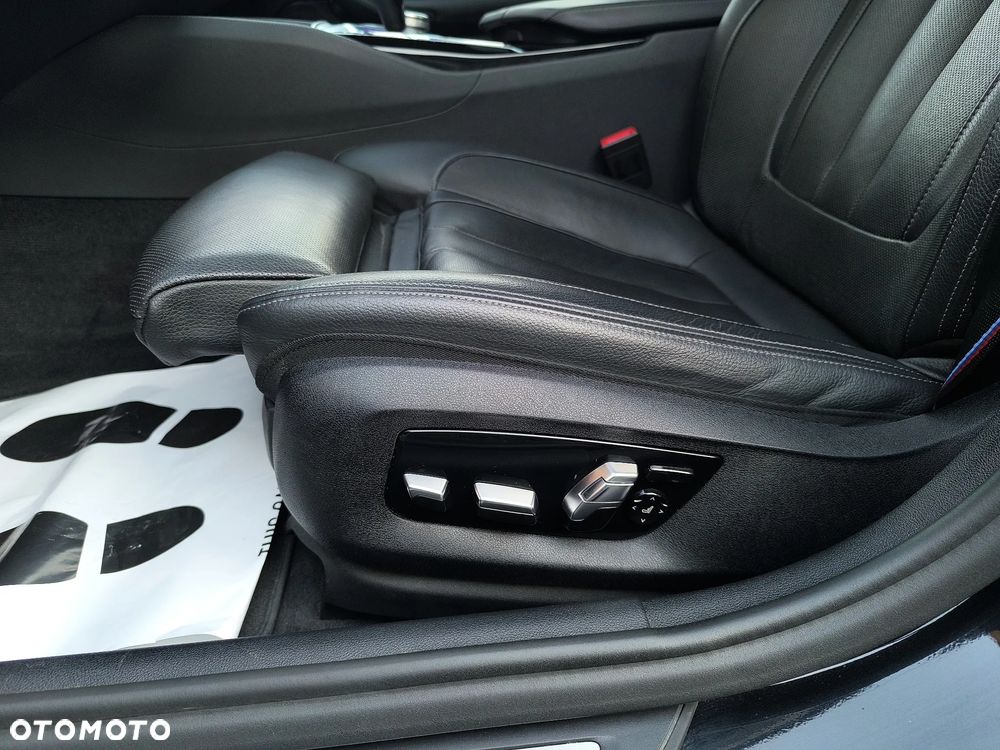 BMW Seria 5 530d xDrive M Sport Edition - 24