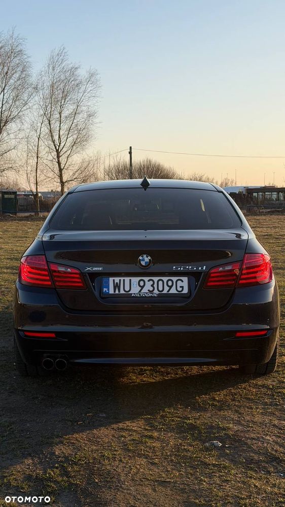 BMW Seria 5 525d xDrive - 10