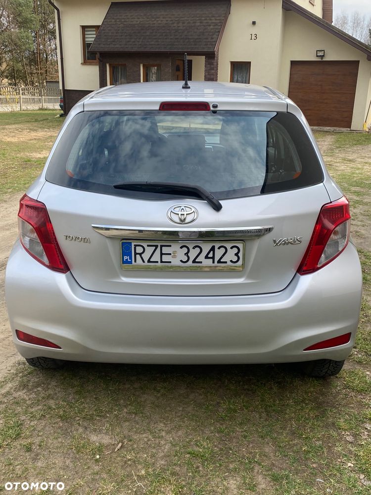 Toyota Yaris - 4
