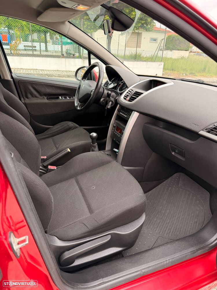 Peugeot 207 1.4 HDi Urban - 10