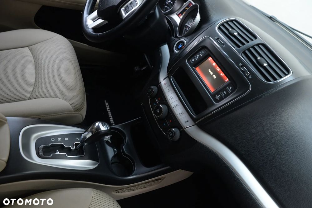 Dodge Journey 2.7 V6 R/T - 8