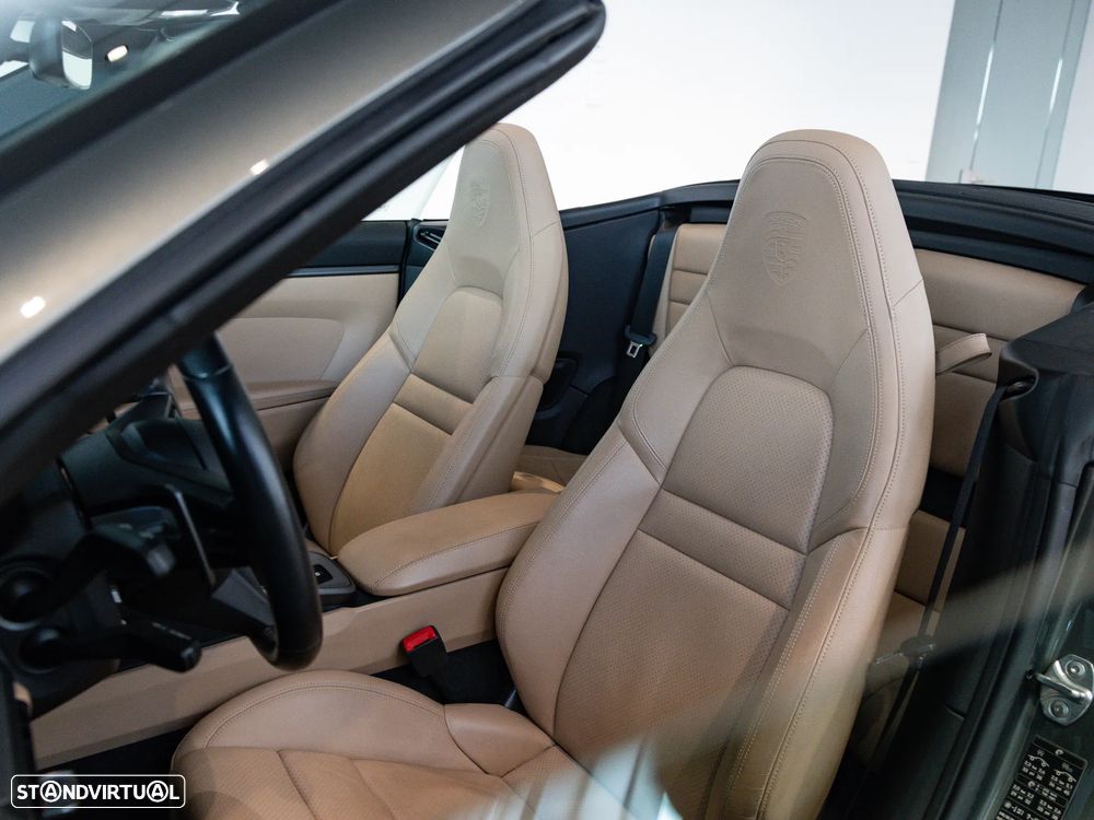 Porsche 911 (992) Carrera 4S PDK - 26