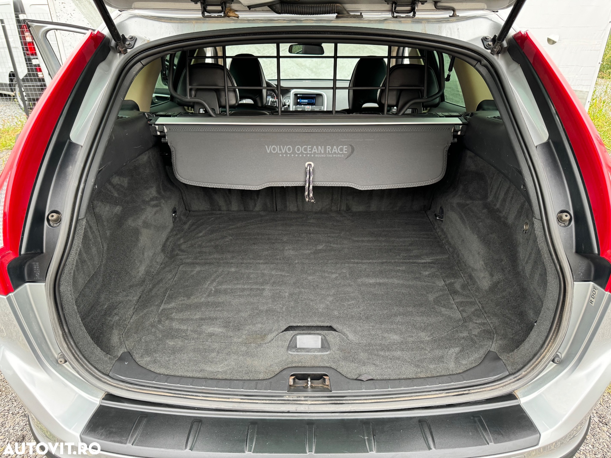 Volvo XC 60 D3 AWD Ocean Race - 37