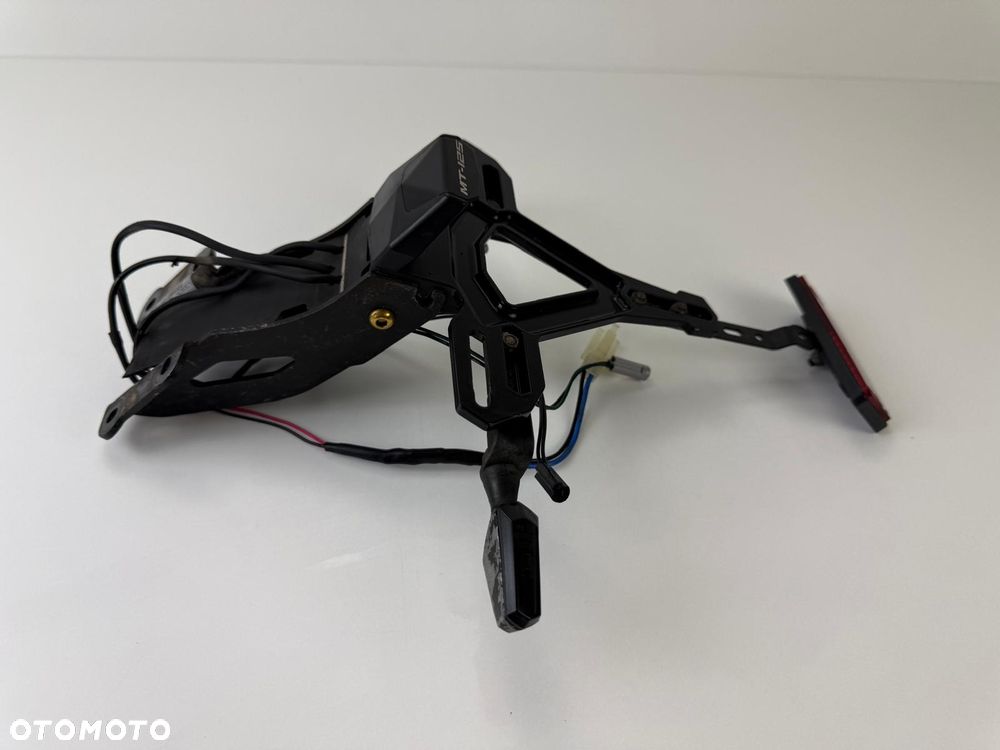 Krótkie sportowe mocowanie tablicy rejestracyjnej Yamaha MT 125 2020+ - 8
