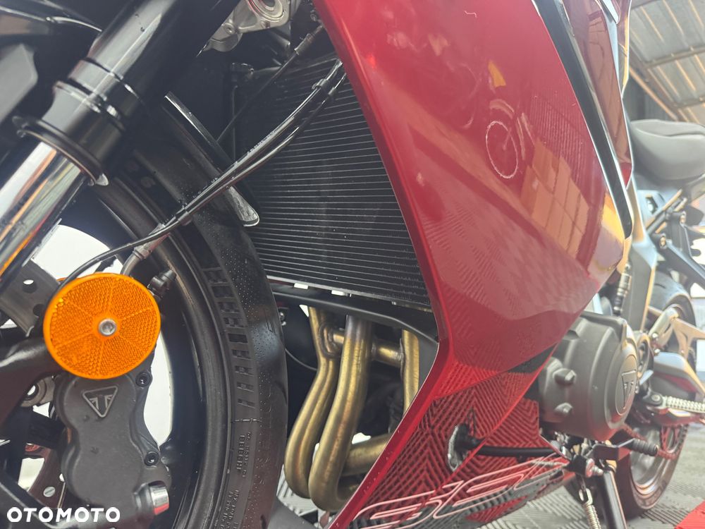 Triumph Daytona - 13