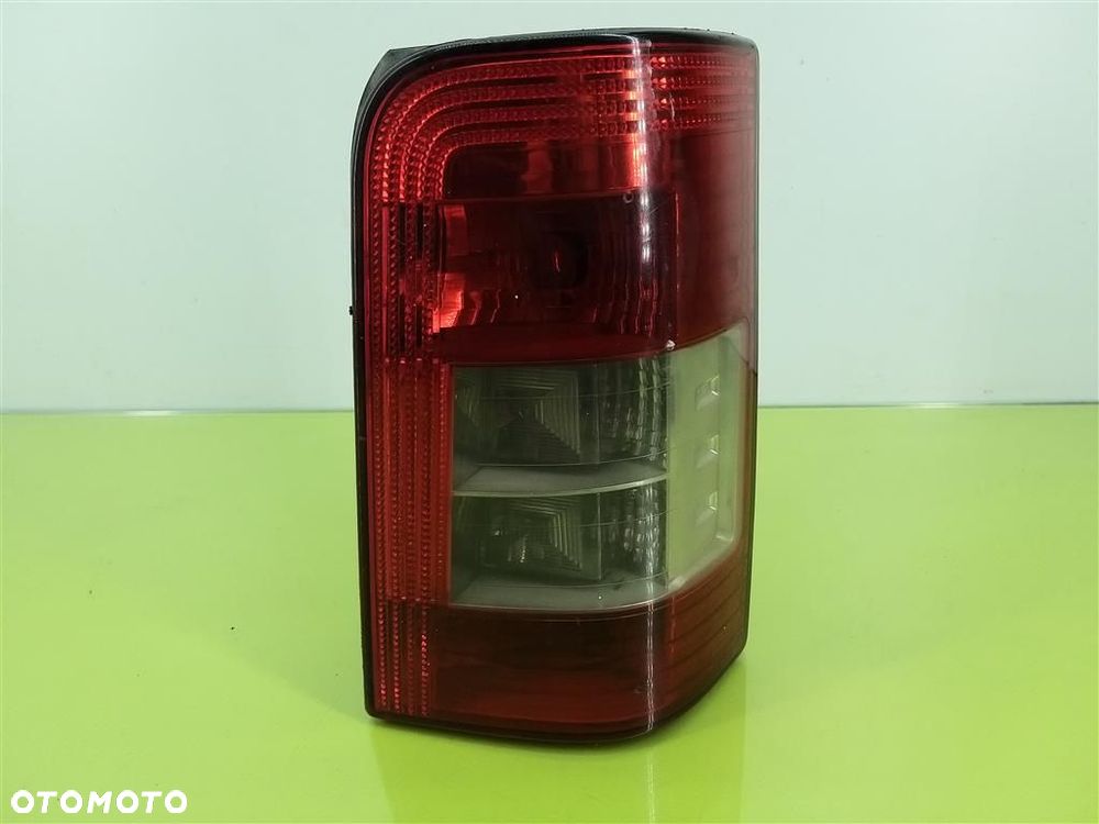 Lampa prawa tylna tył Peugeot Partner I 1996-2007 BERLINGO 9657976980 - 1