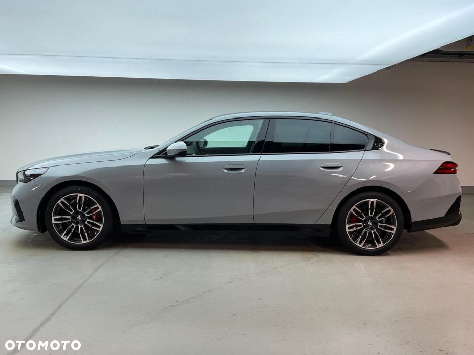 BMW Seria 5 520d xDrive mHEV M Sport - 3