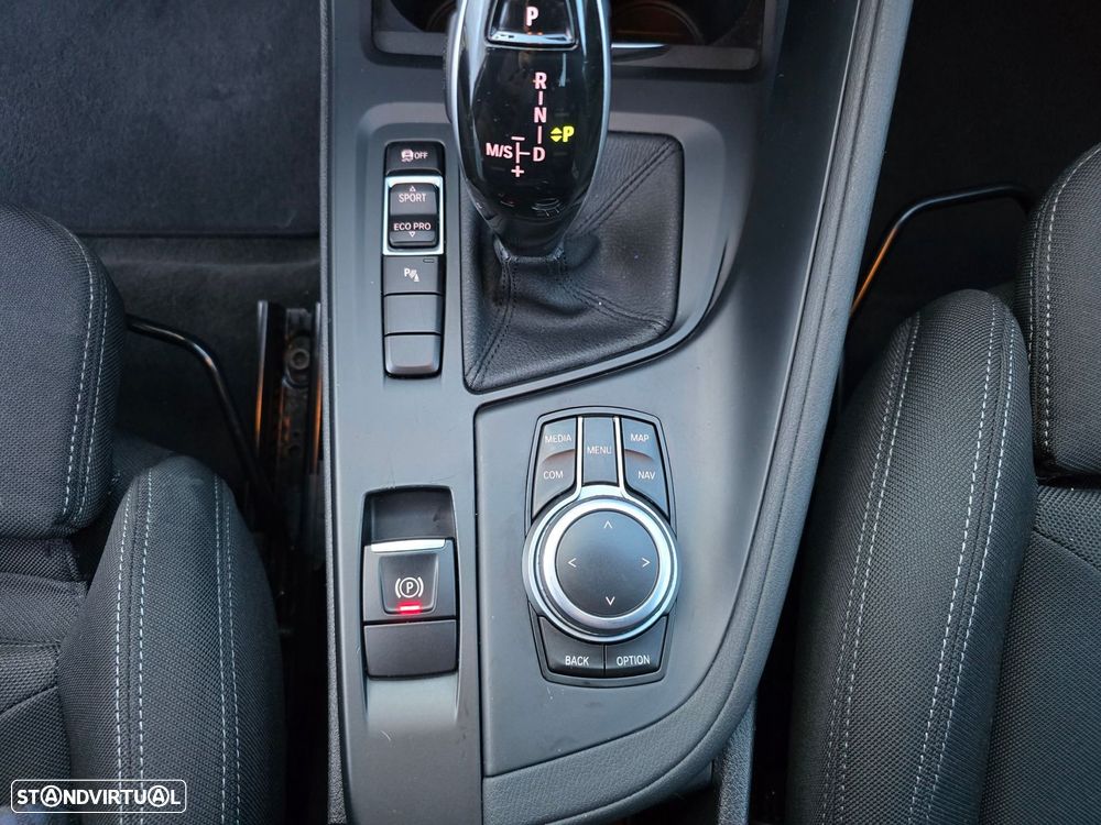 BMW X1 16 d sDrive Auto Line Sport - 37